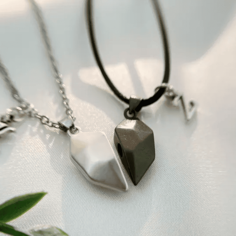 Pulled to You Necklace Set